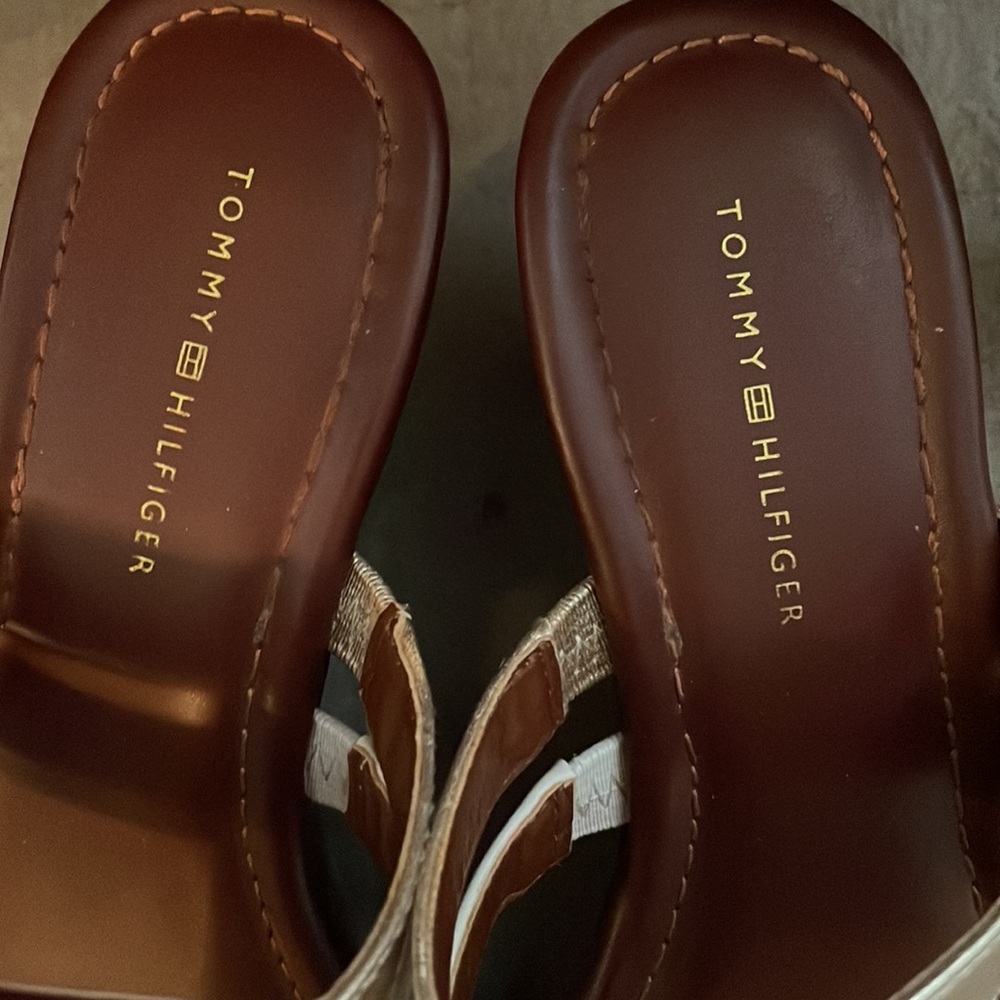 Tommy Hilfiger Brown, White and Gold Wedge Sandals - Picture 5 of 14